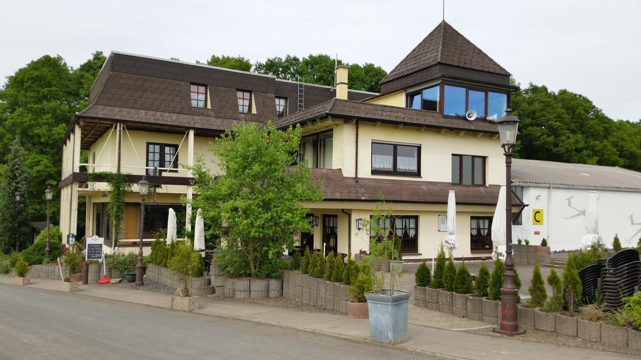 Landhotel Zum Doppeldecker Kirchen  Eksteriør billede