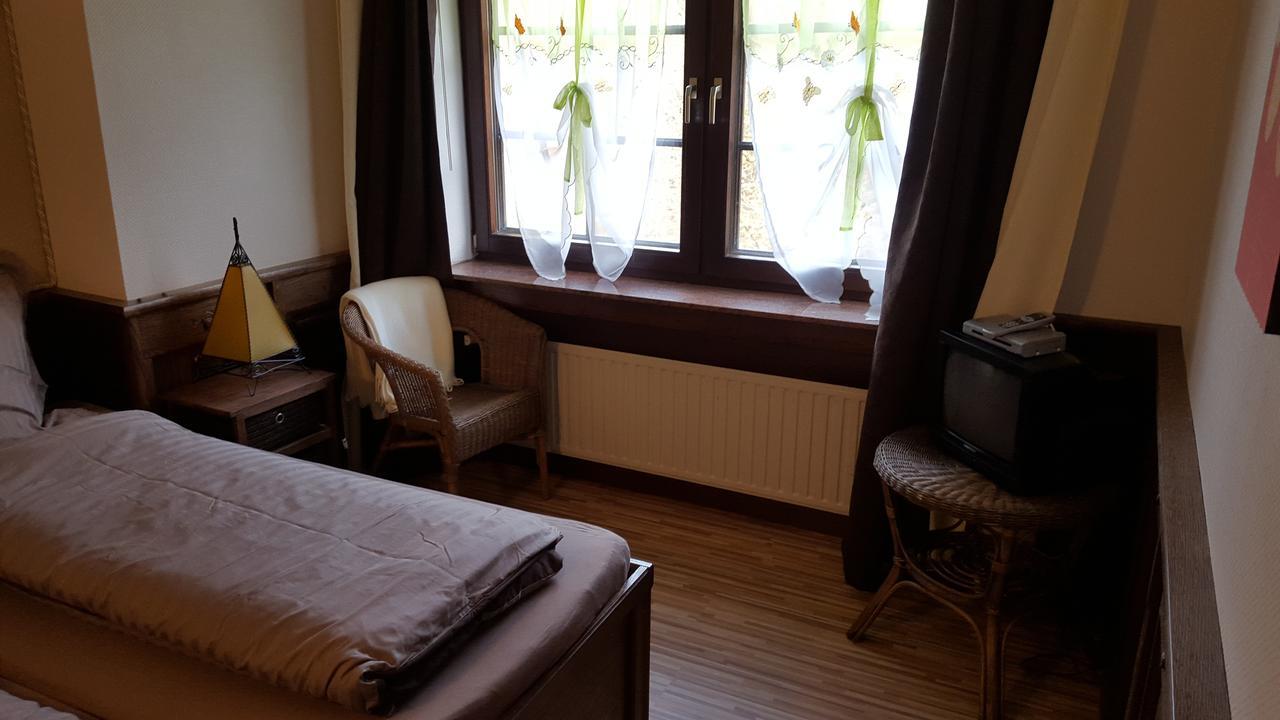 Landhotel Zum Doppeldecker Kirchen  Eksteriør billede